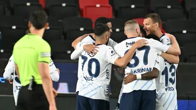(Maç özeti) Fenerbahçe ikinci yarı geri döndü