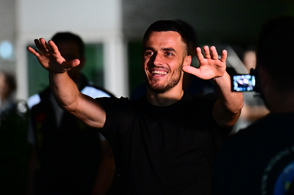 Filip Kostic için resmi açıklama: Fenerbahçe'deki durumu netleşti