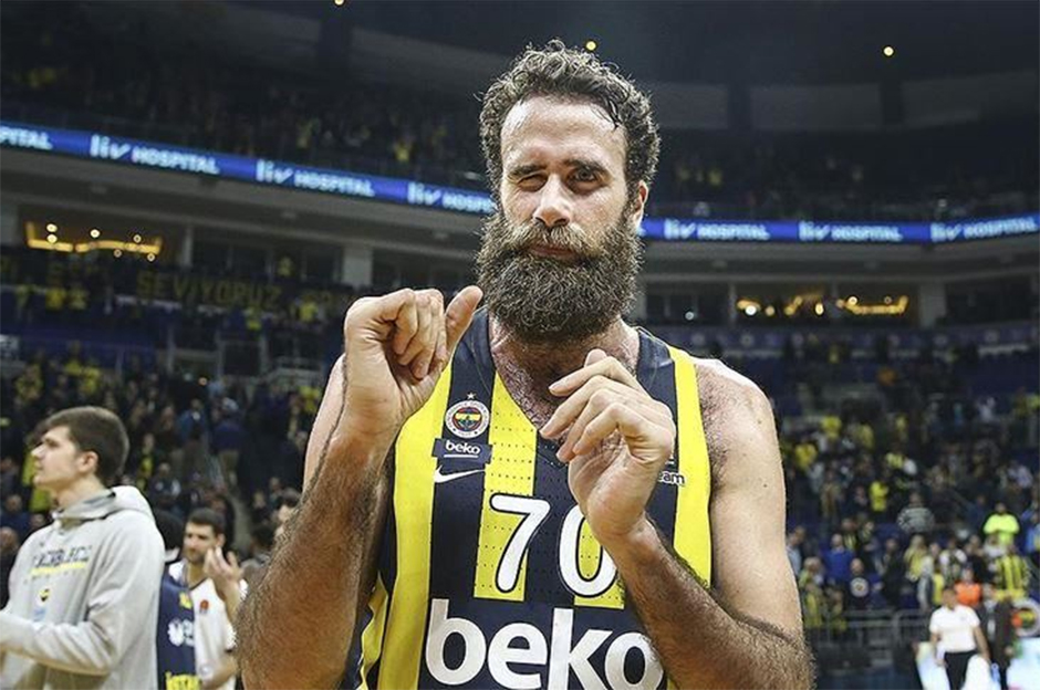 Fenerbahçe'den kariyerini noktalayan Datome için özel gece