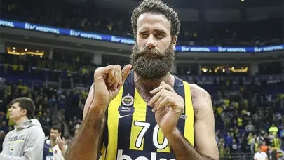 Fenerbahçe'den kariyerini noktalayan Datome için özel gece