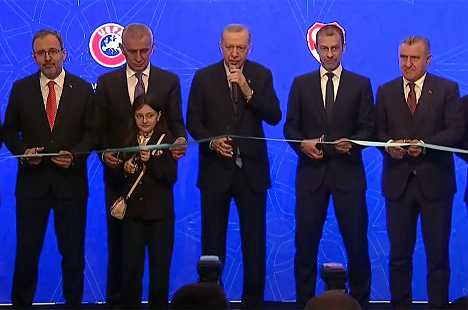 Cumhurbaşkanı Erdoğan: "Her türlü spor etkinliğinin altından kalkacak kapasiteye sahibiz"