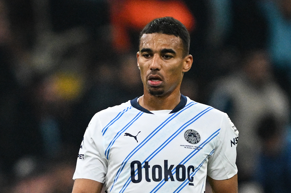 Fenerbahçe'ye teklif hazırlığı: Alexander Djiku'yla ilgileniyorlar