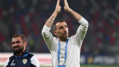 Zorlu maç sonrası Mehmet Topal'a sevgi gösterisi