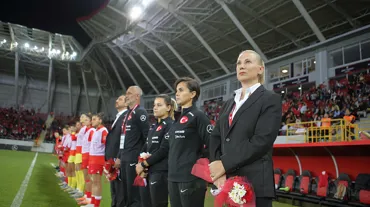 Necla Güngör Kıragası: "Kadın futbolu adına tarih yazıldı"