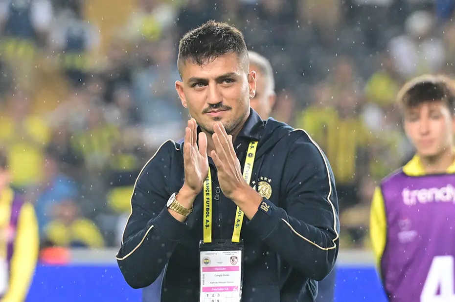 Cengiz Ünder'in menajeri apar topar gitti: Fenerbahçe'de beklenen oluyor - 4 Cengiz Ünder'in menajeri apar topar gitti: Fenerbahçe'de beklenen oluyor - 4
