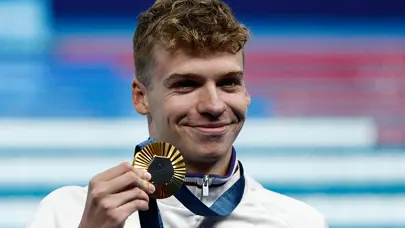 Leon Marchand, Michael Phelps'in rekorunu kırdı