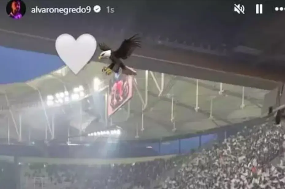 Yıllar sonra Beşiktaş'a geri dönüyor: Trabzonspor maçında tribündeydi - 3 Yıllar sonra Beşiktaş'a geri dönüyor: Trabzonspor maçında tribündeydi - 3