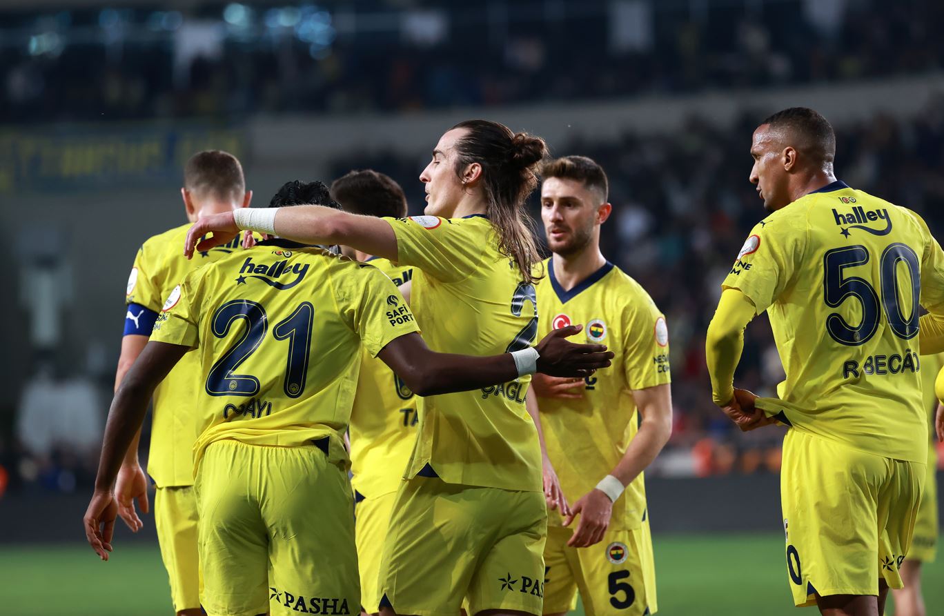 Union SG - Fenerbahçe maçı şifresiz mi, ne zaman, saat kaçta? UEFA Konferans Ligi Union Saint Gilloise - Fenerbahçe maçı hangi kanaldan canlı yayınlanacak? (Fenerbahçe ilk 11)