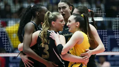 Türkiye Kupası | Vakıfbank, Fenerbahçe Opet'i set vermeden yenerek şampiyon oldu