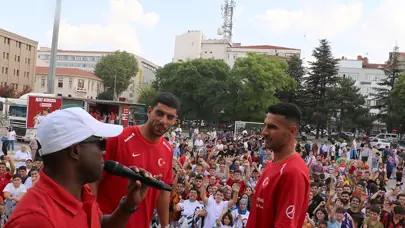 Zeki Çelik ve Cenk Özkaçar'dan Ermenistan maçı için skor tahmini