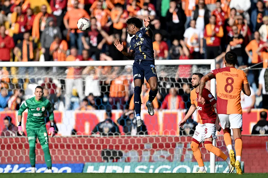 Galatasaray'ın yeni stoperi performansıyla tam not aldı - 3