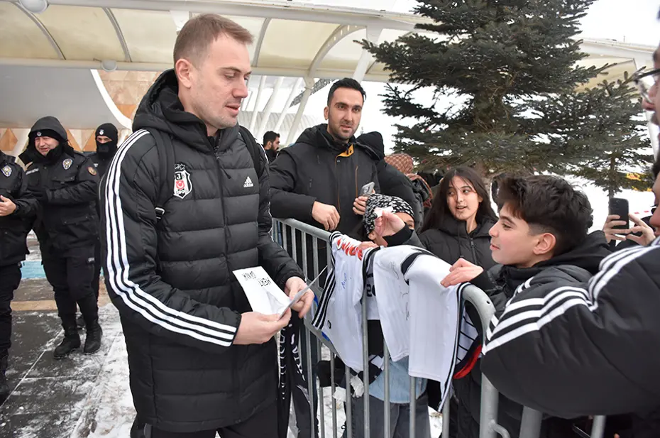 Solskjaer'e Sivas'ta Osmanlı tuğralı yüzük hediyesi - 7 Solskjaer'e Sivas'ta Osmanlı tuğralı yüzük hediyesi - 7
