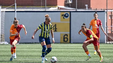 Kadınlar derbisinde avantaj Fenerbahçe'de