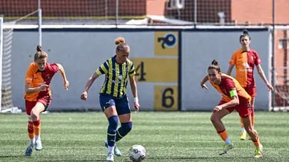 Kadınlar derbisinde avantaj Fenerbahçe'de