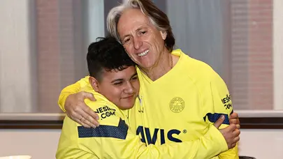 Fenerbahçeli Mehmet Akif, Jorge Jesus ve futbolcularla buluştu
