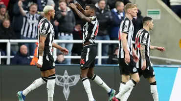 Newcastle United Chelsea'yi ikinci yarıda yıktı