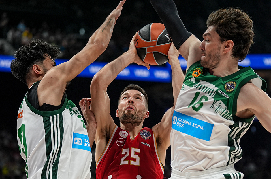 Derbiyi kazanan Olympiakos EuroLeague üçüncüsü oldu