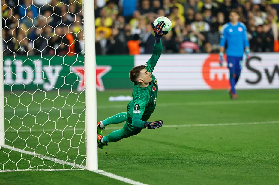 Fenerbahçe maçında 3 penaltı kurtaran kaleciden "muska" itirafı - 7 Fenerbahçe maçında 3 penaltı kurtaran kaleciden "muska" itirafı - 7