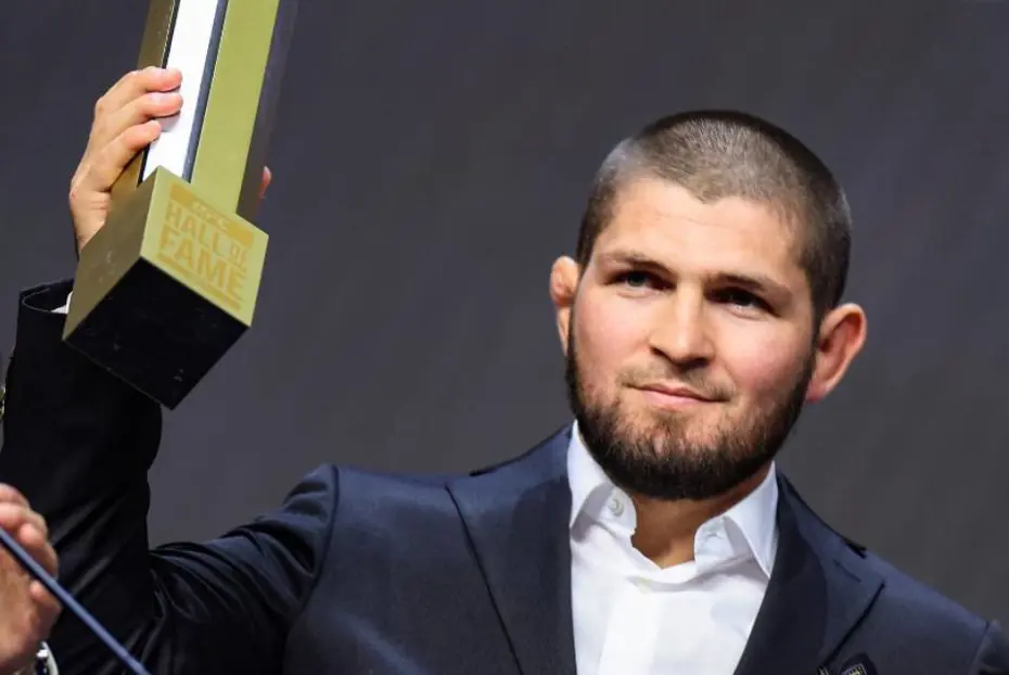 Khabib Nurmagomedov'a uçakta büyük şok: Apar topar indirildi - 7