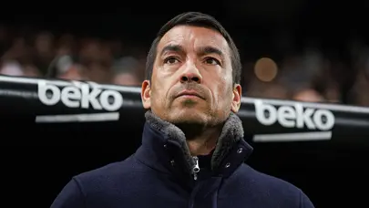 Giovanni van Bronckhorst'un yeni takımı belli oluyor