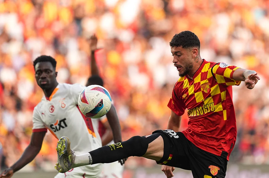 "Kalmalı" diyen Tugay Kerimoğlu'ndan Galatasaray sözleri: "Veda etmek istiyorsa bilemem" - 1 "Kalmalı" diyen Tugay Kerimoğlu'ndan Galatasaray sözleri: "Veda etmek istiyorsa bilemem" - 1