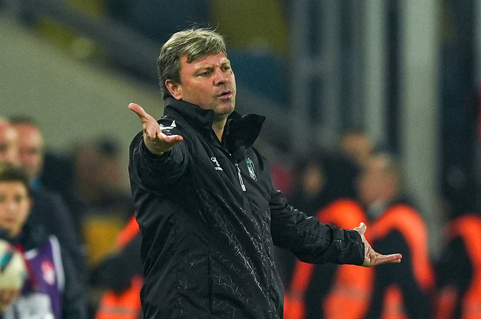 Ertuğrul Sağlam'dan hakem eleştirisi: "Tolga Ciğerci'nin kırmızı kart görmesi lazımdı"