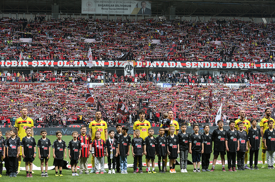 SON DAKİKA | Eskişehirspor 3. Lig'e yükseldi