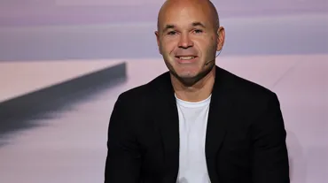 Iniesta'nın veda maçında yıldızlar geçidi: Efsanelerle sahaya çıkacak