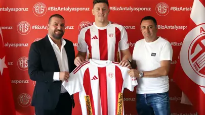 Antalyaspor'un Arjantinli golcüsü imza töreni