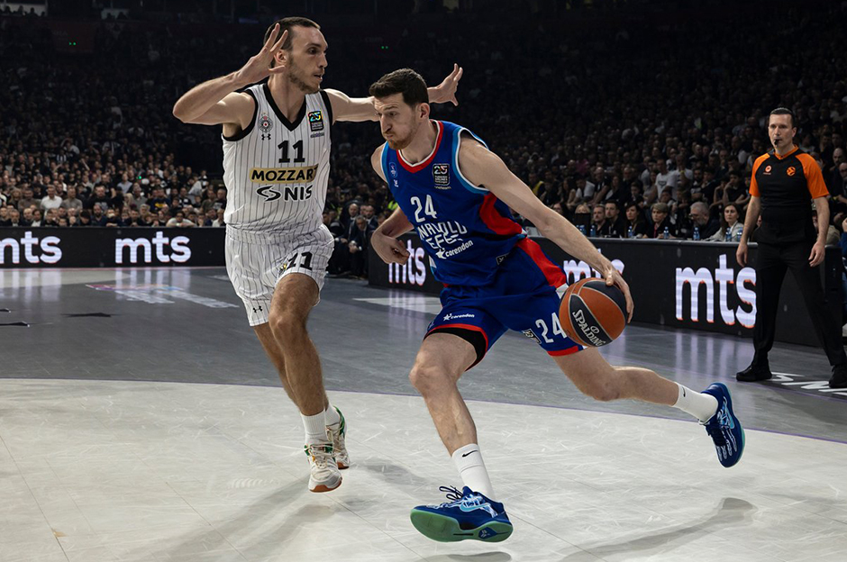 Anadolu Efes, Partizan'ı 32 sayı farkla yendi