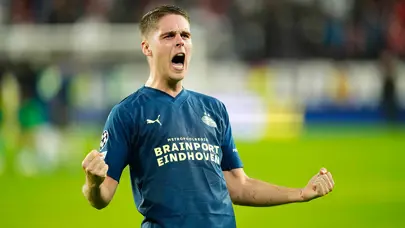 PSV Eindhoven'dan Joey Veerman'a yeni sözleşme