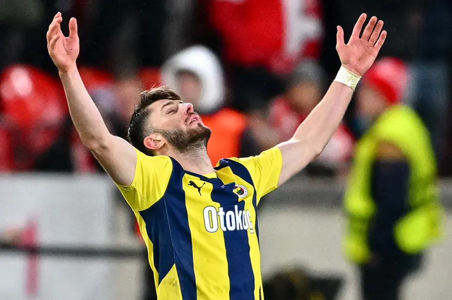 İsmail Yüksek'ten Benfica kararı: Teklif artık yüksek sesle konuşulmaya başlanmıştı - 2 İsmail Yüksek'ten Benfica kararı: Teklif artık yüksek sesle konuşulmaya başlanmıştı - 2