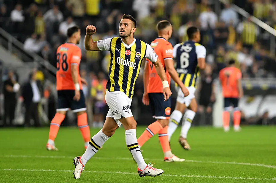Fenerbahçe-Rizespor maçına damga vuran pozisyon: "Tartışmaya gerek yok, net penaltı" - 11 Fenerbahçe-Rizespor maçına damga vuran pozisyon: "Tartışmaya gerek yok, net penaltı" - 11