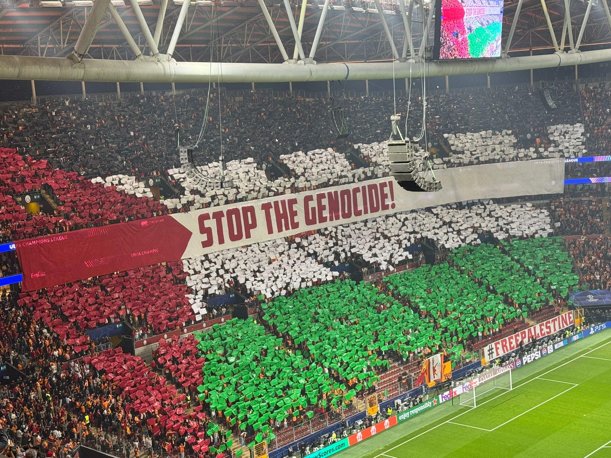 Galatasaray taraftarından Filistin koreografisi: "Soykırımı durdurun!"