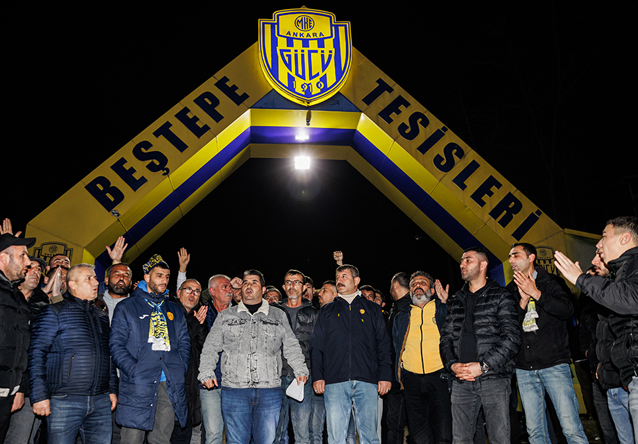 Ankaragücü taraftarlarından destek: "İmparator Faruk Koca"