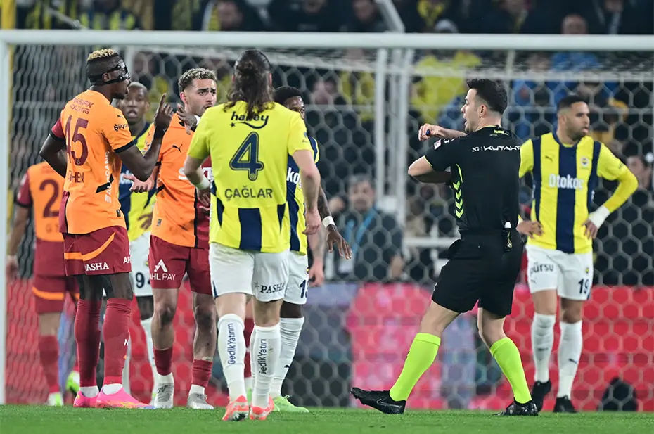 Eski hakemler derbinin tartışmalı pozisyonlarını yorumladı: "Penaltı verilse daha doğru olurdu" - 8