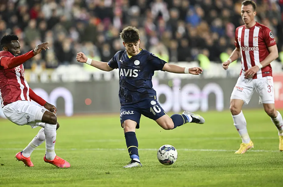 Arda Güler'in annesi gece yarısı paylaştı; transfer gerçekleşti mi? - 7