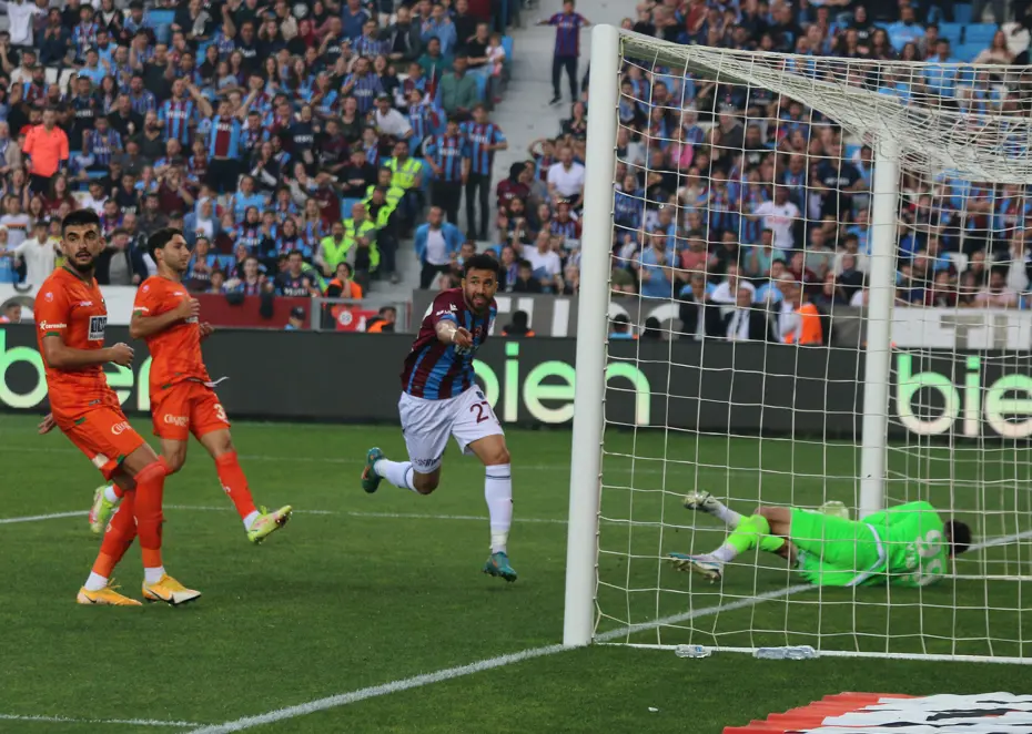 Kulüp tarihinin en büyük anlaşması - 2 Kulüp tarihinin en büyük anlaşması - 2