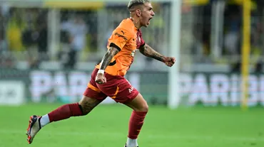 Galatasaraylı futbolcular derbiyi değerlendirdi: "3 puandan daha fazlası olduğunu biliyorduk"