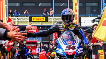 Milli motosikletçi Toprak Razgatlıoğlu, İspanya'daki ilk yarışta ikinci oldu