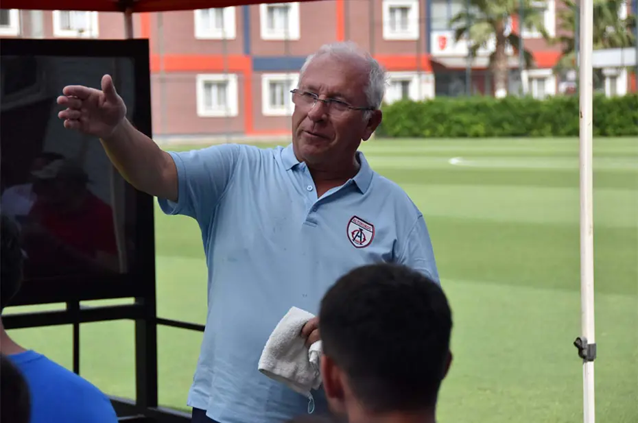 Altınordu'dan süpriz karar: Fenerbahçe ve Galatasaray transfer için anlaştı - 2 Altınordu'dan süpriz karar: Fenerbahçe ve Galatasaray transfer için anlaştı - 2