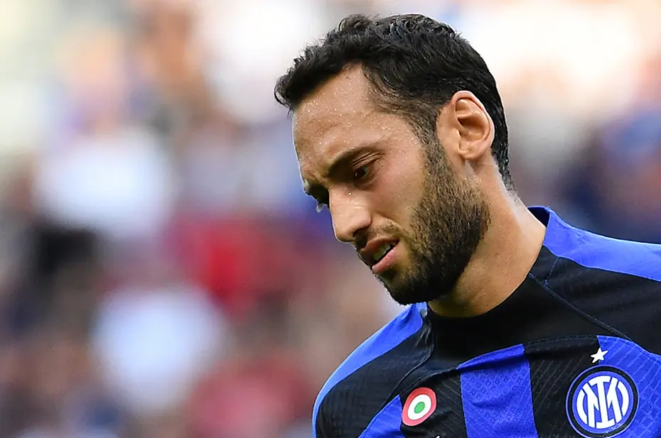 Hakan Çalhanoğlu'ndan çarpıcı itiraf: "Ülkemde kendimi dışlanmış hissediyorum" - 3