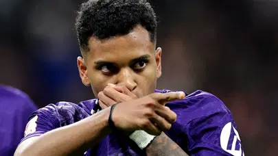 Manchester United tarihe geçecek rekor transfere hazırlanıyor