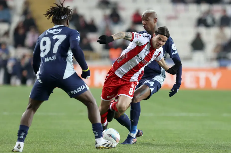 Trio'da Sivasspor-Fenerbahçe maçına damga vuran pozisyon tartışılmadı bile: "Açık, bariz, net..." - 6 Trio'da Sivasspor-Fenerbahçe maçına damga vuran pozisyon tartışılmadı bile: "Açık, bariz, net..." - 6