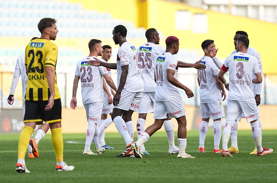 Sivasspor 3 puanı 3 golle aldı