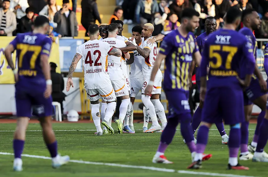 Tugay Kerimoğlu'ndan Galatasaray oyuncusuna uyarı: "Daha verimli olabilir" - 2 Tugay Kerimoğlu'ndan Galatasaray oyuncusuna uyarı: "Daha verimli olabilir" - 2