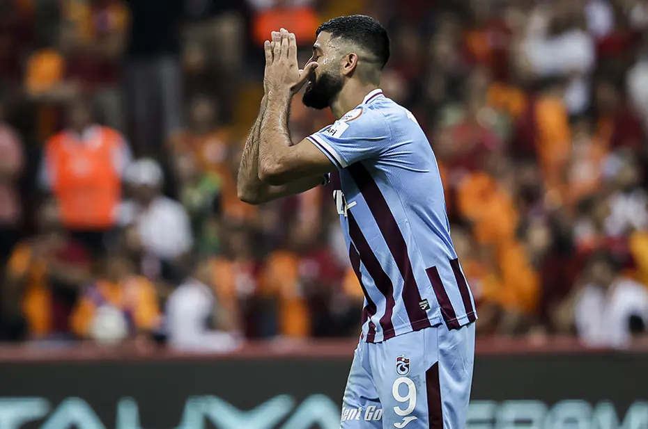 Trabzonspor'da devre arasında ayrılık: İstanbul ekipleriyle temasta - 4 Trabzonspor'da devre arasında ayrılık: İstanbul ekipleriyle temasta - 4