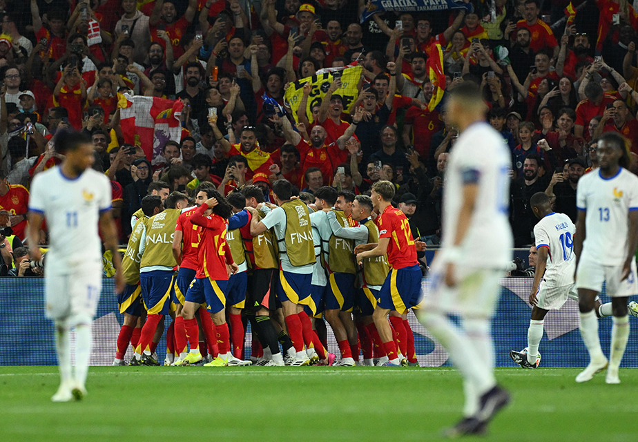 9 gollü tarihi maçta İspanya finale yükseldi