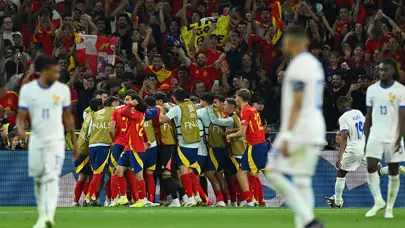 9 gollü tarihi maçta İspanya finale yükseldi