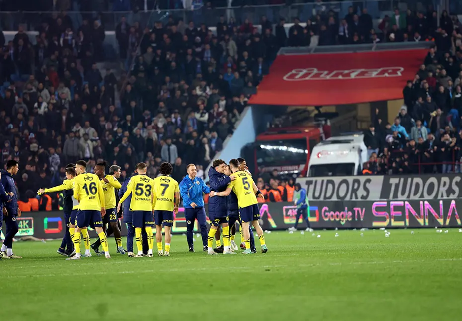 Dış basında Trabzonspor-Fenerbahçe maçındaki olayların yansımaları: "Kung fu, karate" - 12 Dış basında Trabzonspor-Fenerbahçe maçındaki olayların yansımaları: "Kung fu, karate" - 12